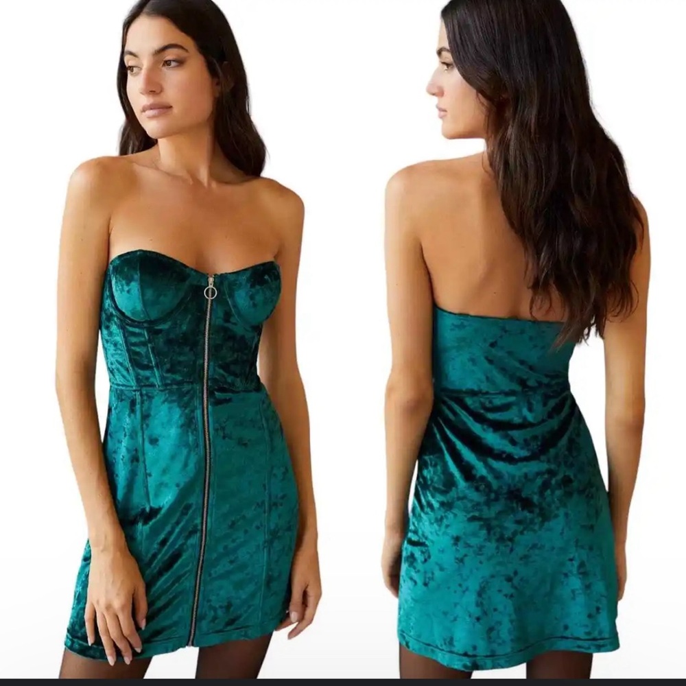 Urban OutfittersBella Bustier Crushed Velvet Bodycon Mini Dress Size L Green